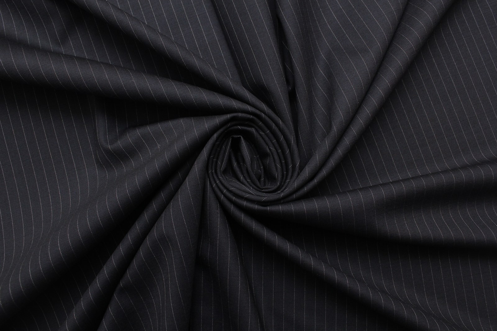 Костюмная шерсть стрейч Zegna чёрно-синяя в белую полоску
